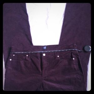 Gap NWOT corduroy pants in maroon size 34r